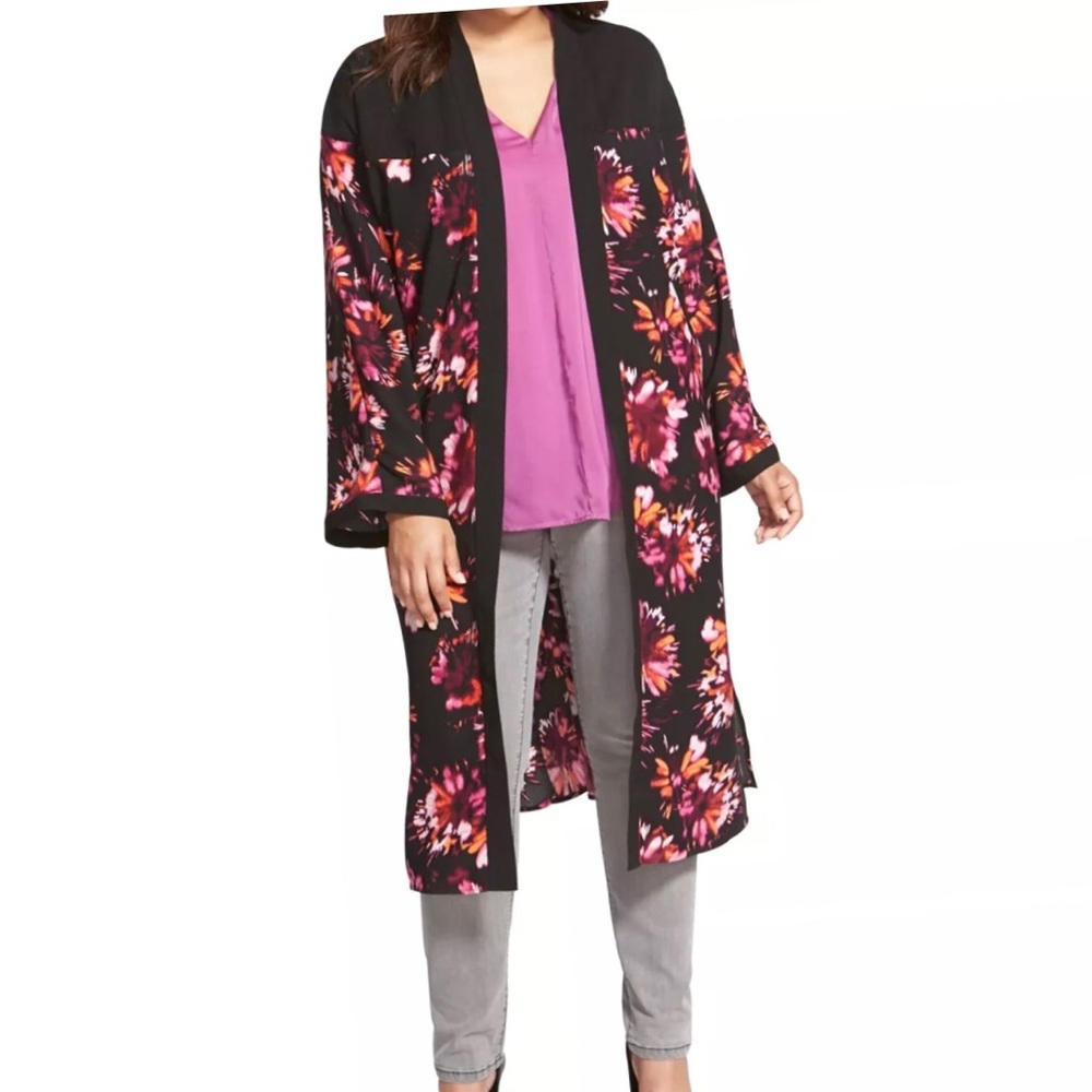 Beautiful abstract floral kimono/duster by Sejour